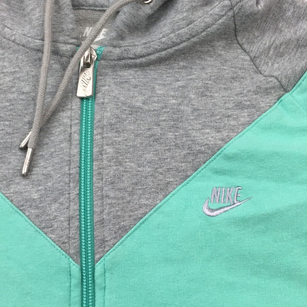 Nike short sleeve zip up. Sea foam and grey